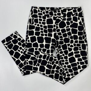 Liz Claiborne Emma Classic Ankle Slim Leg Capri Pants Size 6 Animal Print